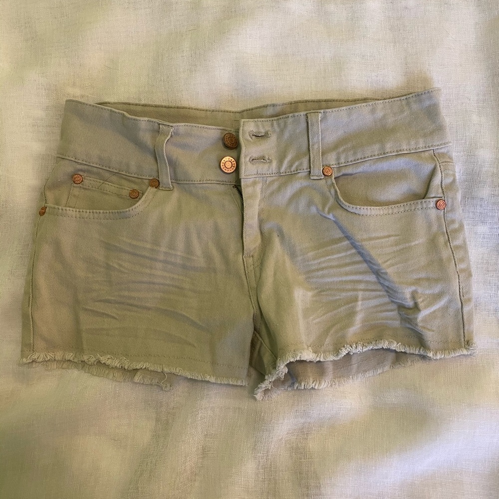 Refuge khaki shorts